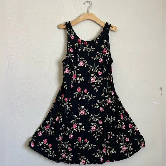 Forever 21, medium, black w/floral design - Picture 1 of 5